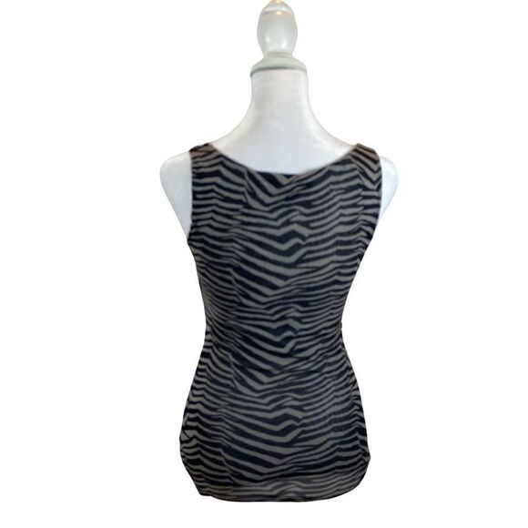 Express‎ Brand Animal Print V Neck Sleeveless Blouse Size Small Black and Grey - Picture 4 of 8